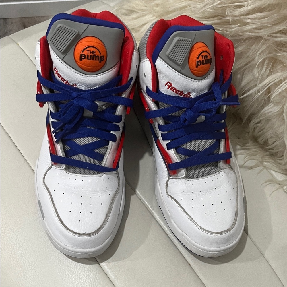 Reebok Classic White and Blue Retro Style Pumps! - Picture 7 of 7